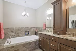 1701 Harmon Dr, Wyoming, OH 45215 - Photo 25