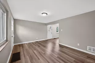 6331 Stover Ave, Golf Manor, OH 45251 - Photo 7