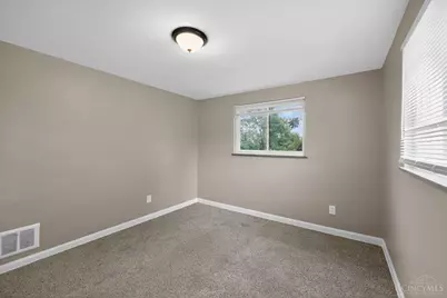 6331 Stover Avenue, Golf Manor, OH 45251 - Photo 5