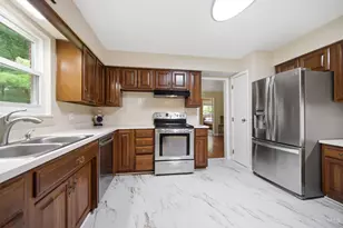 9386 Westbury Dr, Springfield Township, OH 45231 - Photo 17