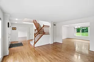 6211 Avebury Ct, Hamilton Township, OH 45152 - Photo 7