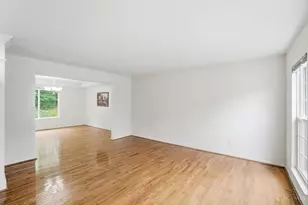 6211 Avebury Ct, Hamilton Township, OH 45152 - Photo 5