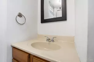 3871 Drakewood Dr, Cincinnati, OH 45209 - Photo 47