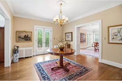 32 Hampton Lane, Cincinnati, OH 45208 - Photo 9
