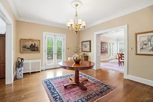 32 Hampton Ln, Cincinnati, OH 45208 - Photo 9