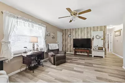 8233 Meadowlark Drive, Carlisle, OH 45005 - Photo 9