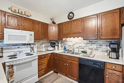 8233 Meadowlark Drive, Carlisle, OH 45005 - Photo 13