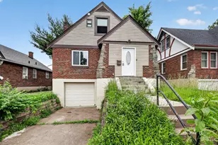1818 Lawn Ave, Cincinnati, OH 45237 - Photo 1