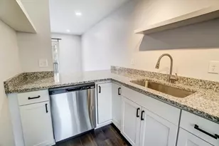 5701 Montgomery Rd, Cincinnati, OH 45212 - Photo 11