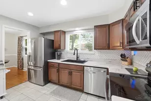 1728 Rockhurst Ln, Cincinnati, OH 45255 - Photo 7
