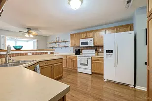 312 Heftner Cir, Hamilton Township, OH 45039 - Photo 11