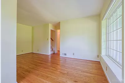 258 Hilltop Lane, Wyoming, OH 45215 - Photo 5