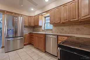 258 Hilltop Ln, Wyoming, OH 45215 - Photo 15