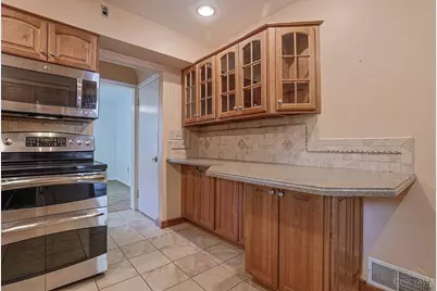 258 Hilltop Lane, Wyoming, OH 45215 - Photo 17