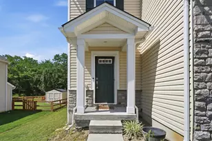 1022 Golden Oak Dr, Hamilton, OH 45013 - Photo 5
