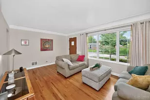 998 Vacationland Dr, Cincinnati, OH 45231 - Photo 3