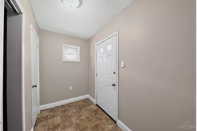 8769 Zodiac Drive, Springfield Township, OH 45231 - Photo 7