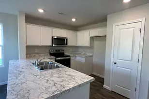 10395 Mae Ct, Colerain Township, OH 45251 - Photo 5