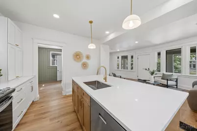 1943 Hewitt Avenue, Cincinnati, OH 45207 - Photo 9