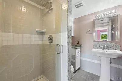 880 Rue De La Paix #A5, Cincinnati, OH 45220 - Photo 29