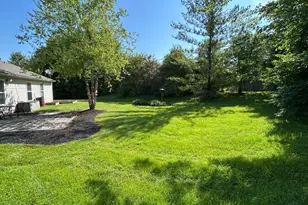 573 Hearthstone Ct, Lebanon, OH 45036 - Photo 3