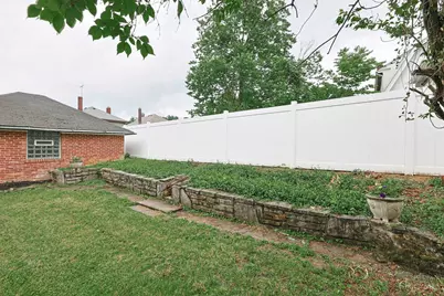 2003 Crane Avenue, Cincinnati, OH 45207 - Photo 37