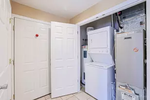 203 E University Ave, Cincinnati, OH 45219 - Photo 17