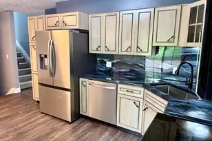 3275 Danbury Rd, Fairfield, OH 45014 - Photo 7
