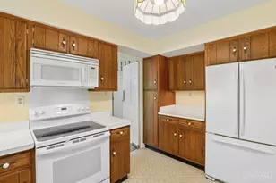 11119 Embassy Dr, Forest Park, OH 45240 - Photo 13