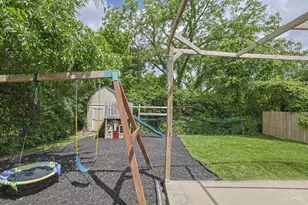 3958 Ridgecombe Dr, Cincinnati, OH 45248 - Photo 31