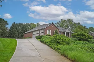 848 Cannes Ct, Miami Township, OH 45140 - Photo 3