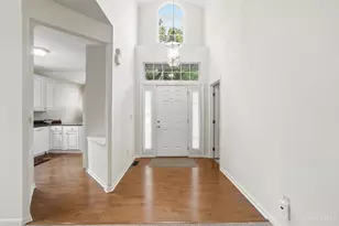 9490 Carriage Run Cir, Deerfield Township, OH 45140 - Photo 5