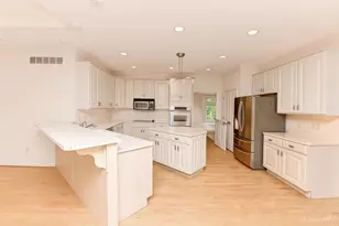 11468 Brittany Woods Ln, Sycamore Township, OH 45249 - Photo 9