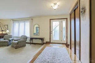 19 Lora Ln, Hamilton, OH 45013 - Photo 5