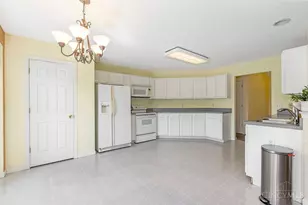 5214 Taylor Lake Ln, Liberty Township, OH 45044 - Photo 9