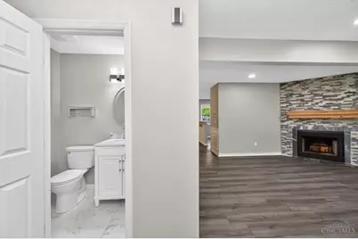 10801 Fallsington Court, Blue Ash, OH 45242 - Photo 7