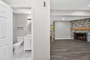 10801 Fallsington Ct, Blue Ash, OH 45242 - Photo 7