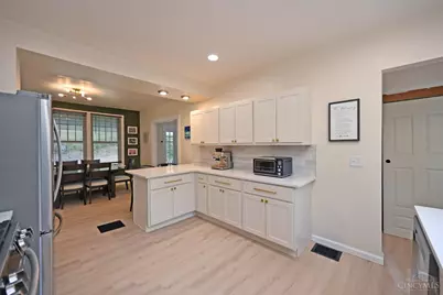 3583 Linwood Avenue, Cincinnati, OH 45226 - Photo 7