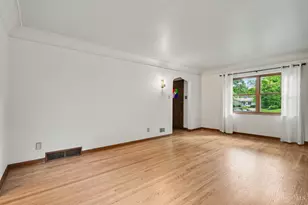 2850 Gilna Ct, Cincinnati, OH 45211 - Photo 3