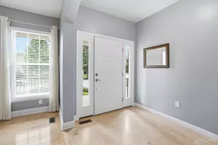 678 Hyacinth Rd, Union Township, OH 45245 - Photo 5