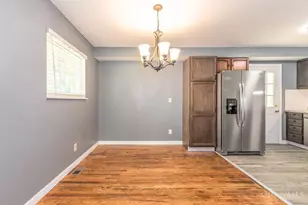 8670 Zodiac Dr, Springfield Township, OH 45231 - Photo 9