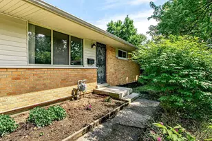 8670 Zodiac Dr, Springfield Township, OH 45231 - Photo 5
