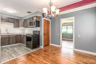 8670 Zodiac Dr, Springfield Township, OH 45231 - Photo 11