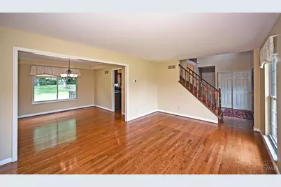 7664 Hampton Place Lane, Cincinnati, OH 45244 - Photo 9