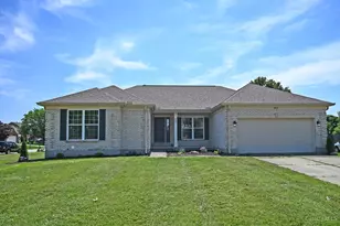 823 Autumn Ct, Trenton, OH 45067 - Photo 1