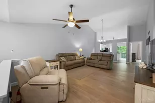 32 Stillmeadow Dr, Pierce Township, OH 45245 - Photo 5