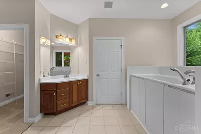 9761 Farmstead Drive, Symmes Township, OH 45140 - Photo 19