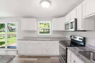 8739 Exeter Pl, Deerfield Township, OH 45039 - Photo 9
