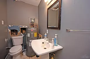 2457 Everglade Pl, Cincinnati, OH 45214 - Photo 13