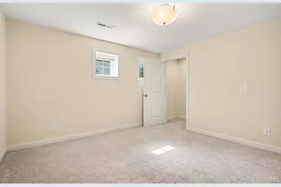 2926 Eden Avenue #I2926, Cincinnati, OH 45219 - Photo 9